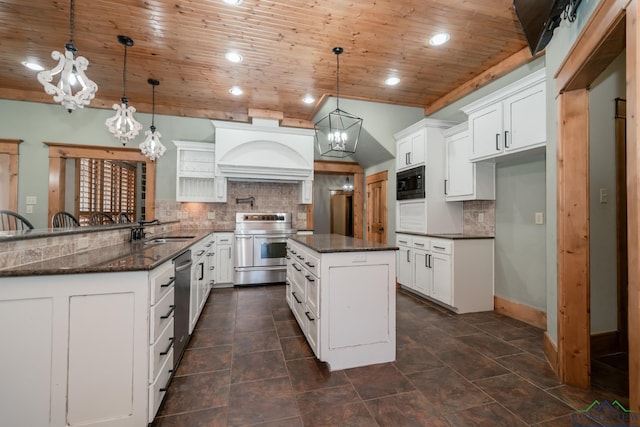 kitchen featuring electric range, built in microwave, a sink, wooden ceiling, and a chandelier