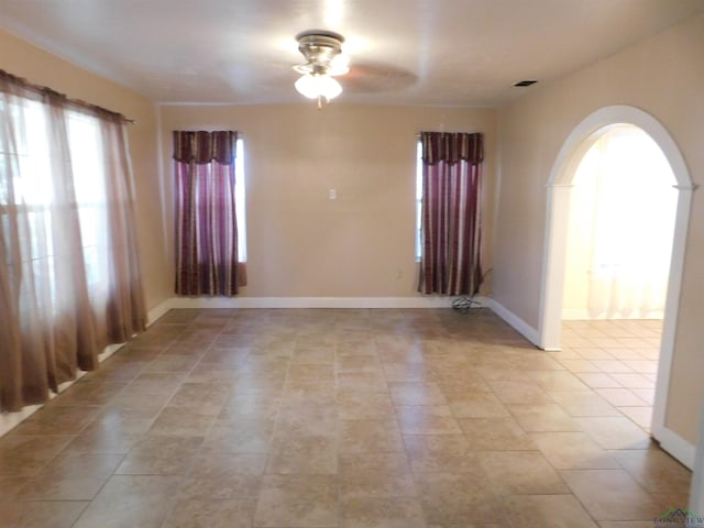 empty room with ceiling fan