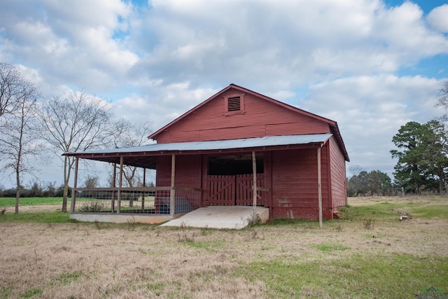 view of outbuilding