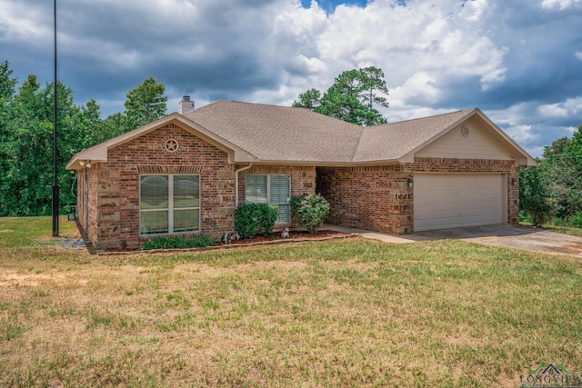 16591 Landons Way, Winona, TX 75792 - ranch-style home with brick siding, an attached garage, driveway, and a front yard
