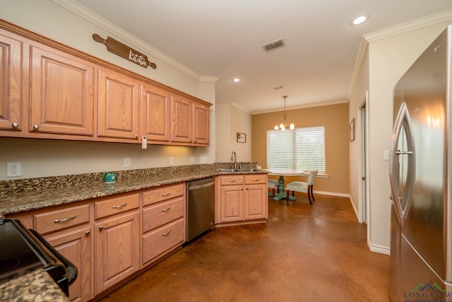 16591 Landons Way, Winona, TX 75792 - kitchen with appliances with stainless steel finishes, concrete flooring, recessed lighting, a chandelier, and ornamental molding