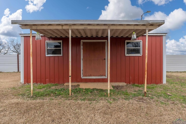 view of outdoor structure featuring an outdoor structure