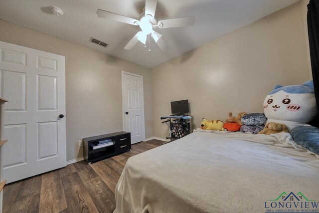 846 Edgewood Cir, Lindale, TX 75771 - bedroom with dark wood finished floors, baseboards, and a ceiling fan
