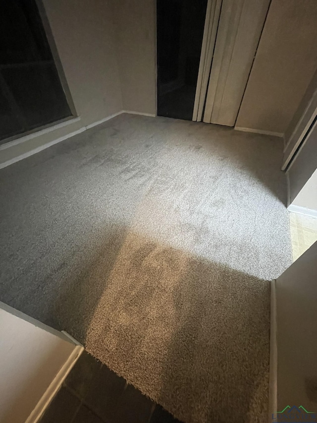 629 Baylor Dr, Longview, TX 75601 - detailed view of carpet flooring and baseboards