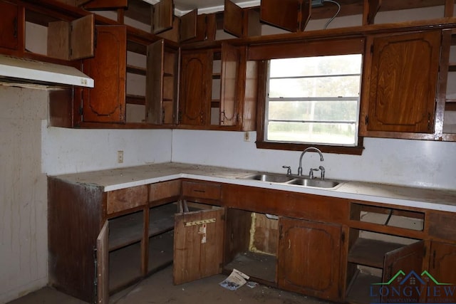 kitchen featuring sink