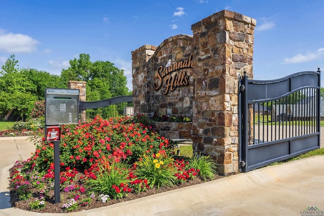 view of community / neighborhood sign