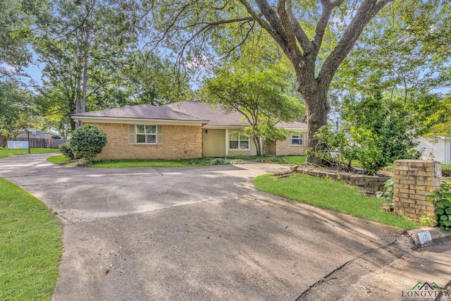 10 Cherrywood Cir, Longview, TX 75604 - photo 2