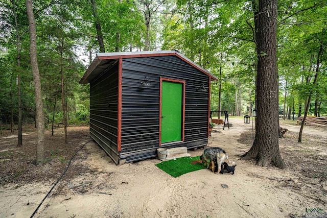 view of outbuilding