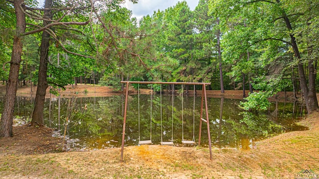 view of yard featuring a water view