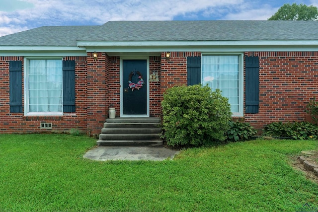 view of front of house featuring a front yard