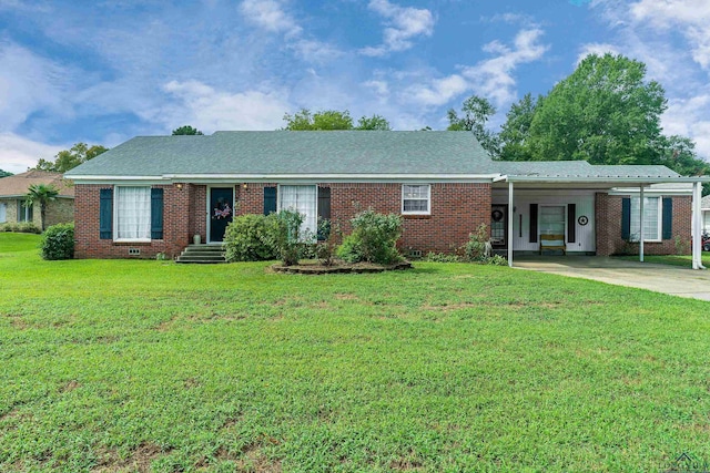 ranch-style home featuring a front lawn and a carport