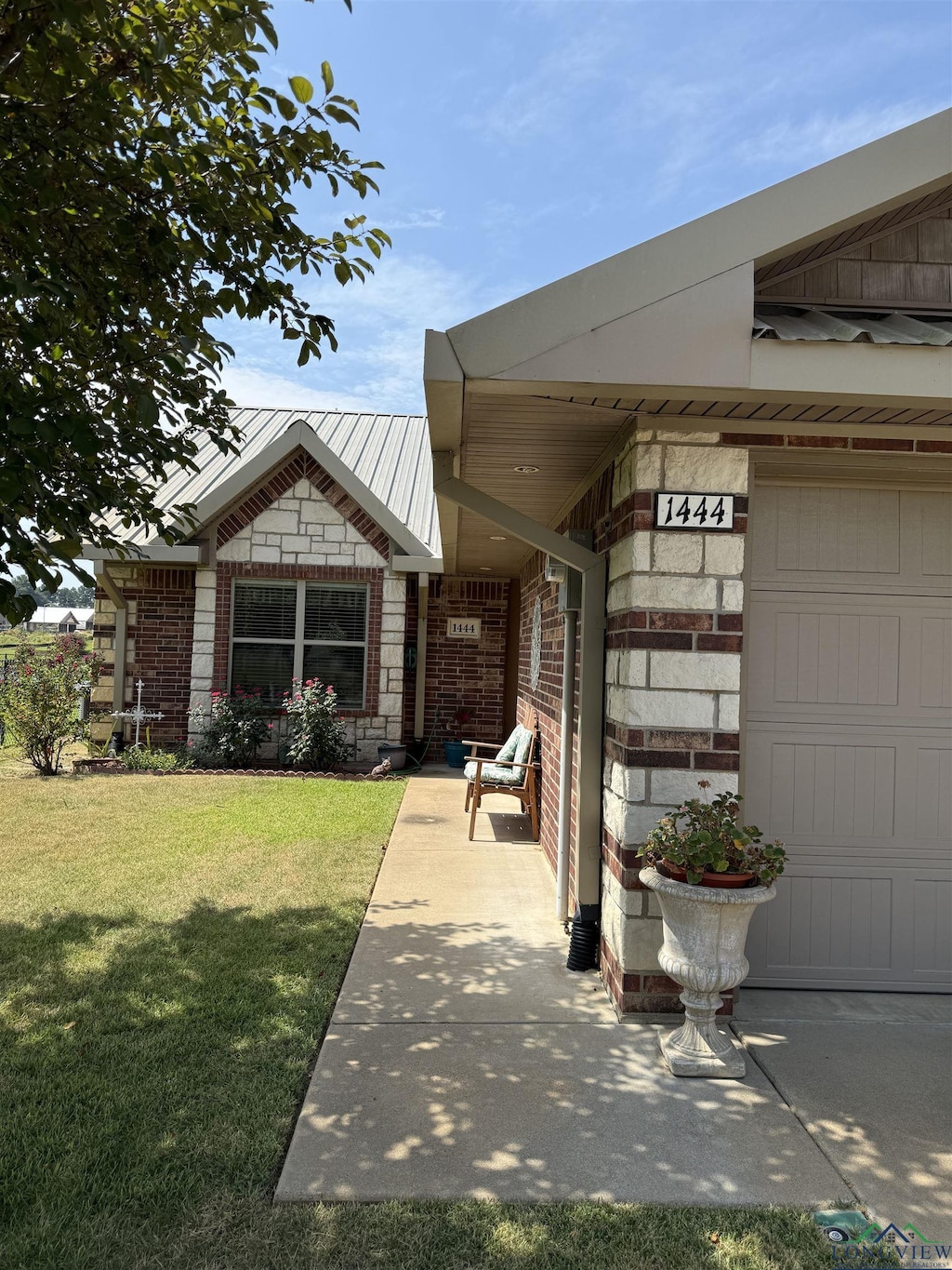 1444 Garner Ln, Longview, TX 75605 - photo 1