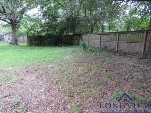 608 S Montgomery St, Gilmer, TX 75644 - photo 14