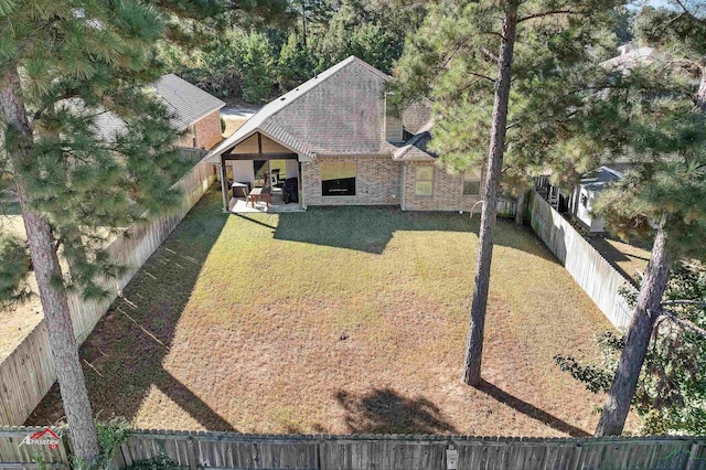 view of yard featuring a patio area