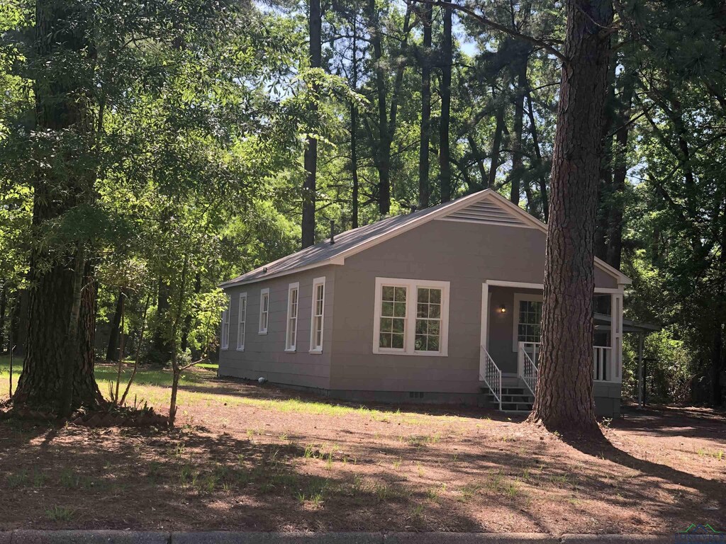 602 Premier Rd, Longview, TX 75604 - photo 1