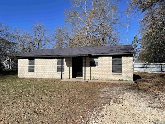 view of front of home with a front yard