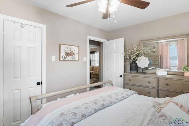 bedroom with ceiling fan