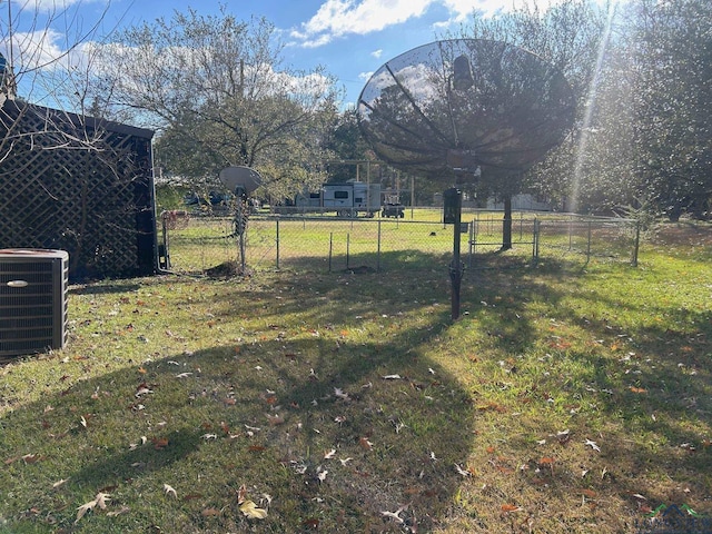 view of yard featuring cooling unit