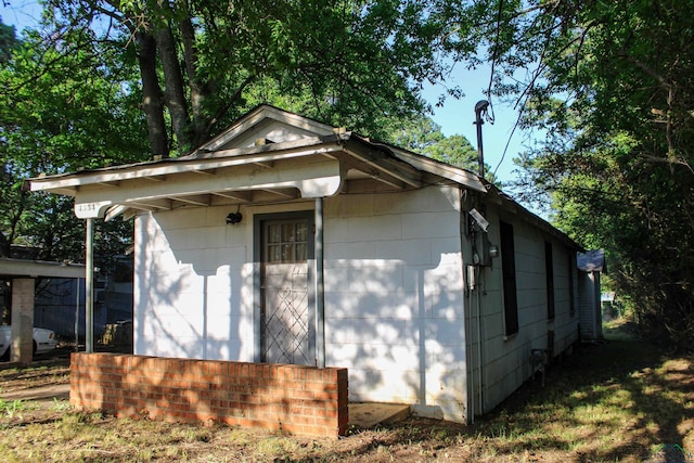 view of home's exterior