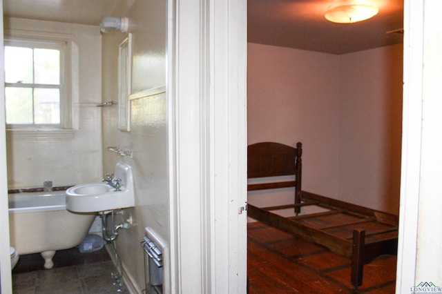 bathroom with a bathtub