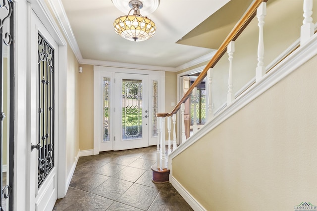 foyer with crown molding