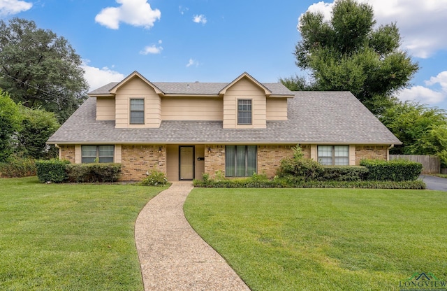 view of front of house with a front yard