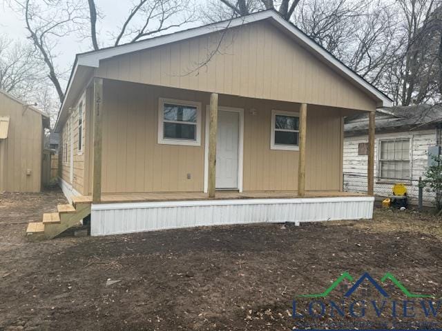 manufactured / mobile home with a porch