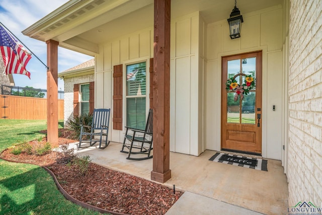 4523 Lone Oak Ln, Longview, TX 75605 - entrance to property featuring board and batten siding