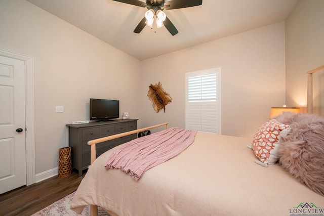 4523 Lone Oak Ln, Longview, TX 75605 - bedroom with lofted ceiling, dark wood-style floors, and ceiling fan