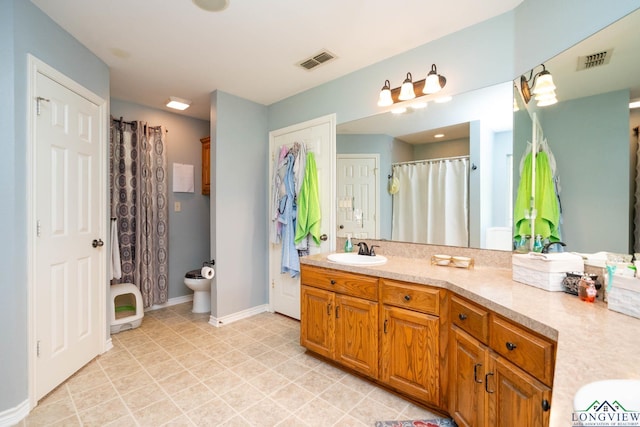 342 W Doctors Rd, Longview, TX 75602 - full bathroom featuring vanity, baseboards, and a shower with curtain
