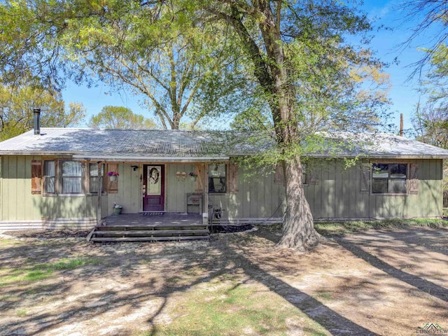 239 Woodhaven Dr, Kilgore, TX 75662 - photo 1
