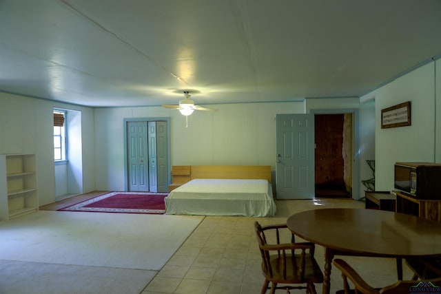 bedroom with ceiling fan