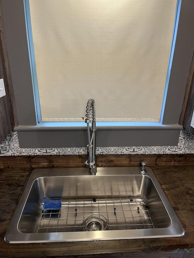 521 N Montgomery St, Gilmer, TX 75644 - kitchen view of a sink