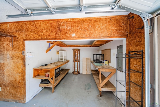 4525 Surratt Rd, Longview, TX 75604 - garage featuring a workshop area