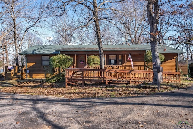 view of front of property