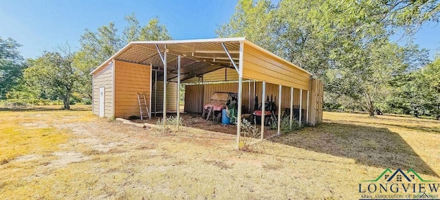 view of outdoor structure