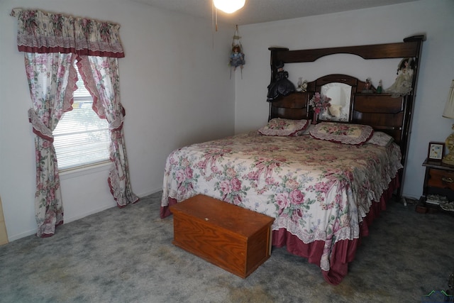 bedroom with carpet flooring