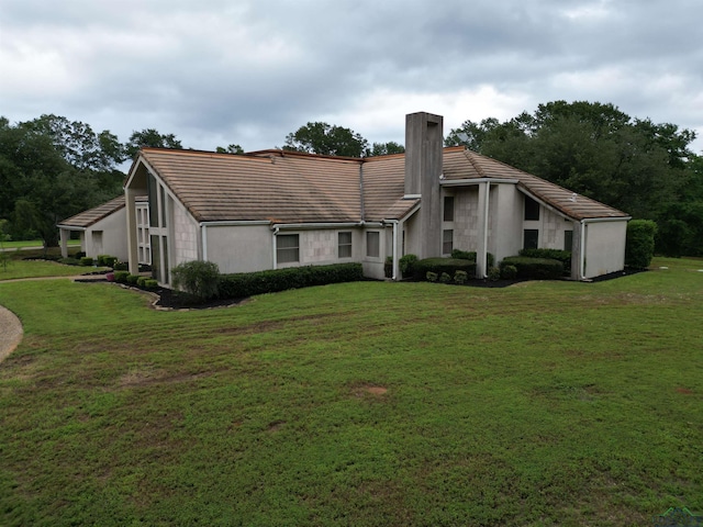 exterior space featuring a yard