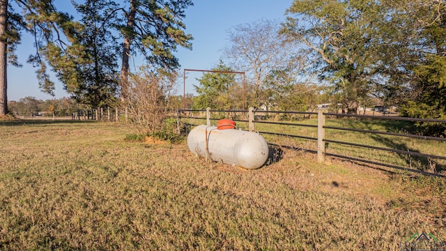 view of yard featuring a rural view