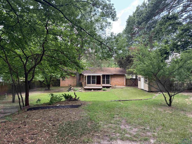 1438 N Tenth St, Longview, TX 75601 - photo 2