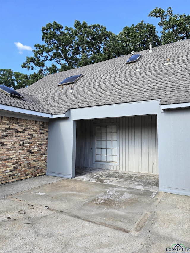 2013 E Warwick Cir, Longview, TX 75601 - view of garage