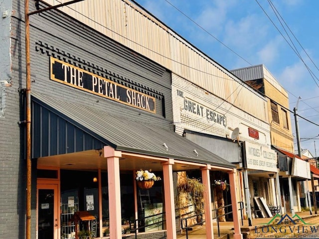 view of building exterior