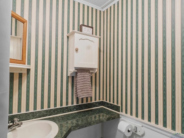 3065 E Lake, Gladewater, TX 75647 - bathroom featuring a sink