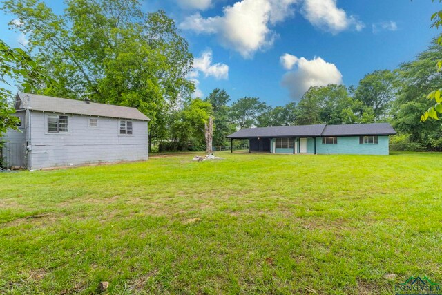 2820 W Upshur Ave, Gladewater, TX 75647 - view of green lawn