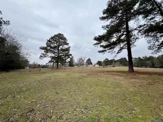 view of yard featuring a rural view