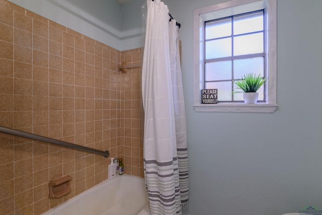 1317 Tiffany Ln, Longview, TX 75604 - bathroom featuring shower / bath combo
