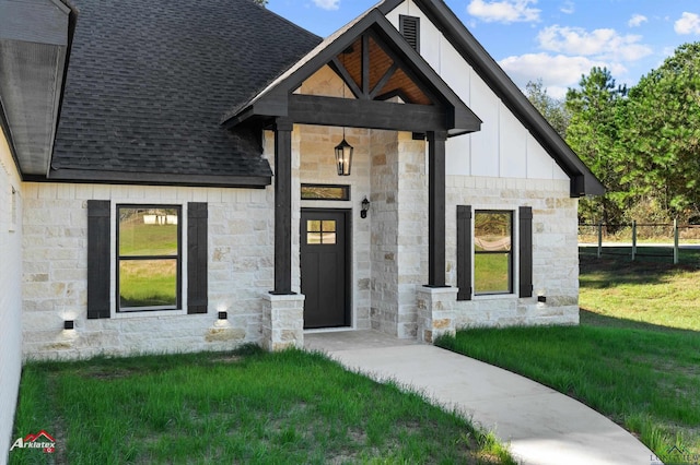 view of front of house with a front yard