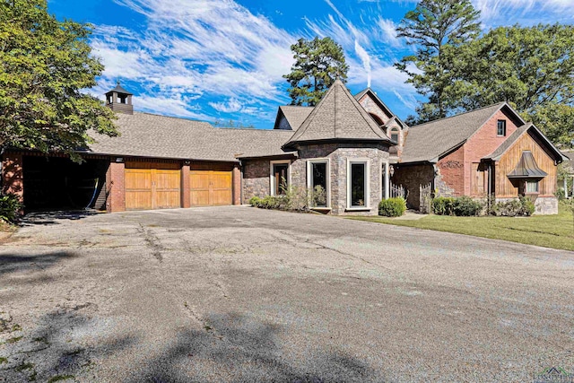 view of front facade with a garage