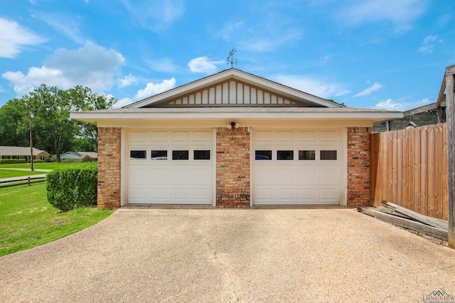 1302 Jeff Davis Dr, Tyler, TX 75703 - view of detached garage