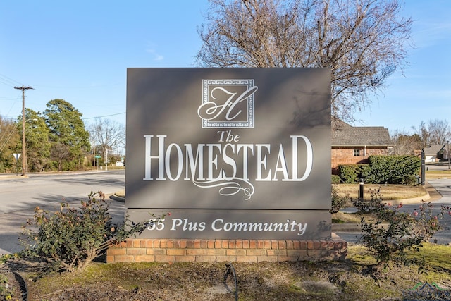 view of community / neighborhood sign